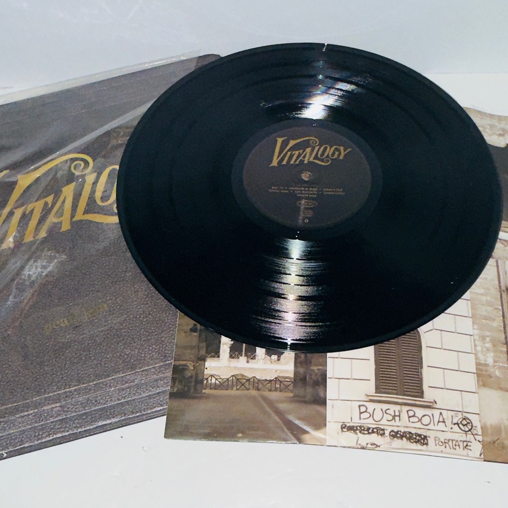 PEARL JAM Vitalogy EPIC LP VG+ 1st pressing embossed gatefold with booklet z